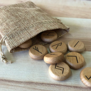 Holz Runen-Set ohne Rinde