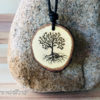 Holzschmuck Amulett Baum des Lebens Eiche mit Rinde