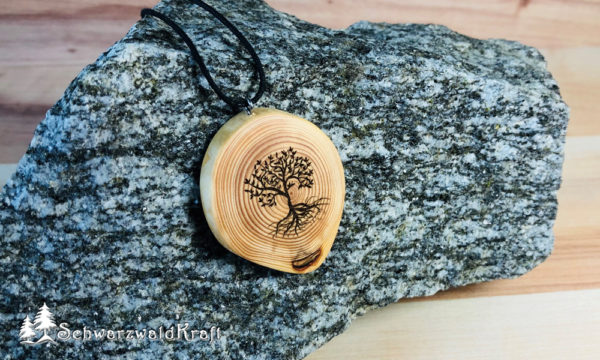 Holzschmuck Amulett Baum des Lebens Lärche ohne Rinde