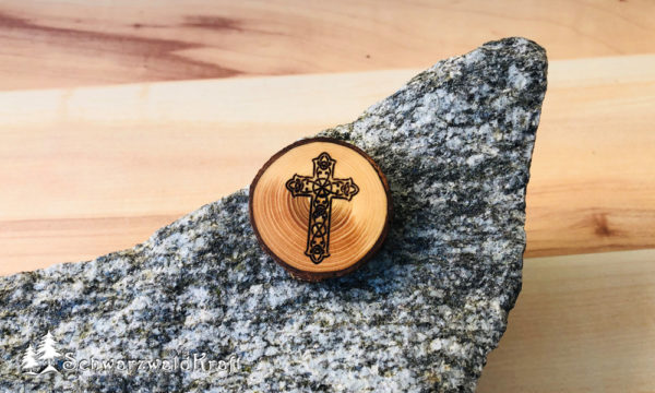 Holzschmuck Halskette Motivanhänger mit Rinde Fichte Kreuz