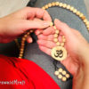 Malakette in der Hand